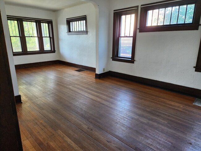 Photo - 1306 Villa Ave Unit 1306 Down