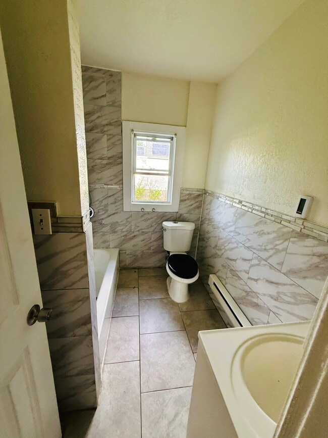 163 Central Pl Unit 2