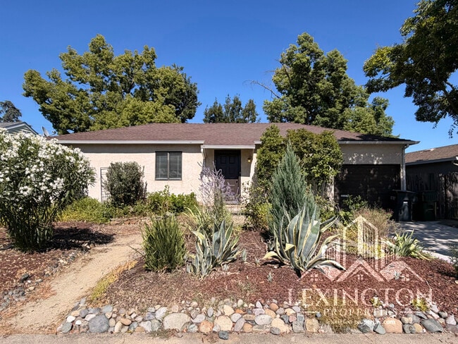 Beautifully Updated, Single-story, 3BD/1.5BA, Home near Tahoe Park!