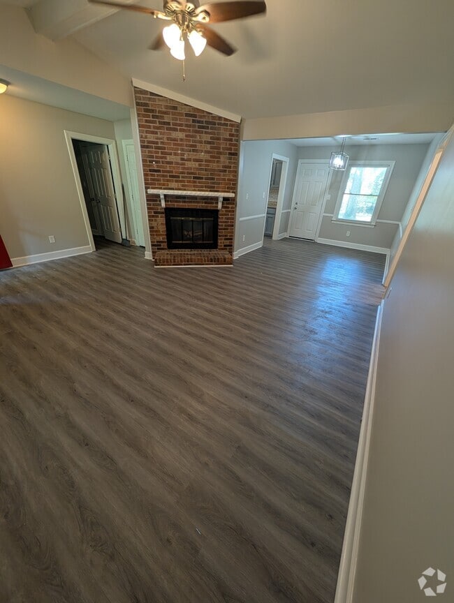 Building Photo - 238 Pine Ridge Rd Rental
