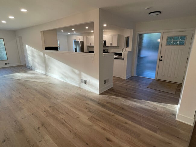 Photo - 2869 Charing Rd Unidad 2869