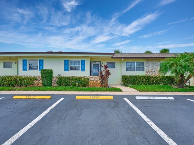 Photo - 2804 Crosley Dr E