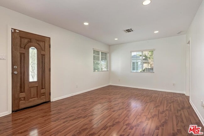 Photo - 17322 Martha St