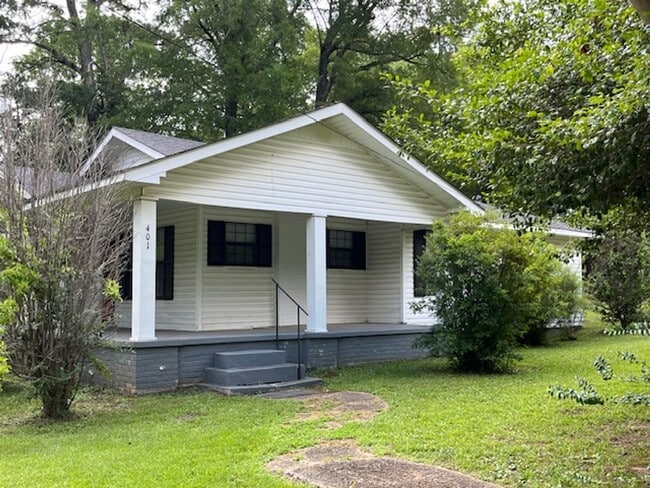 Photo - Renovated 3 Bedroom 1 Bath Home for Rent