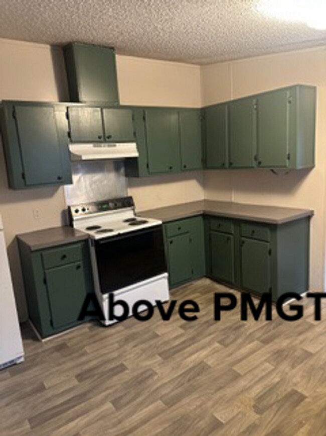 Photo - 3 Bedroom and 2 Bathroom Mobile home in the Tanglewood area