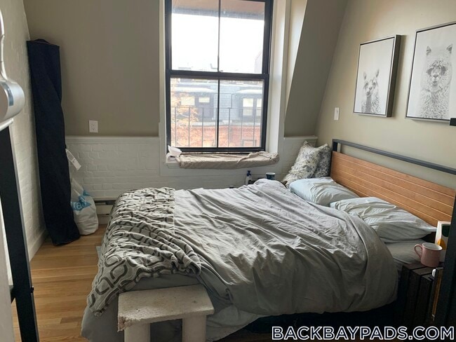 Photo - 113 Beacon St Unit 2R