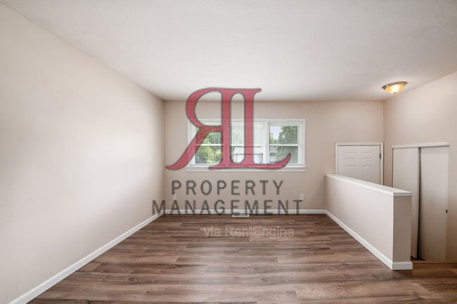 Photo - 998 Hillery Rd