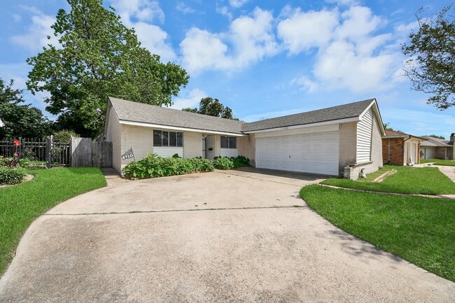 Photo - 4710 Lotus St