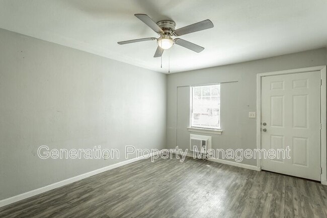 Photo - 207 Laws Ave