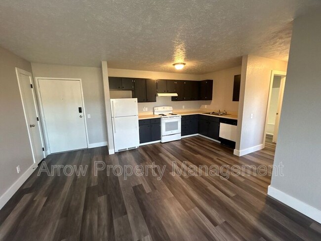 Building Photo - 940 27th St Unit 11 Rental