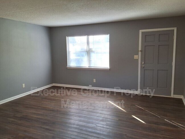 Photo - 310 Diecks Dr