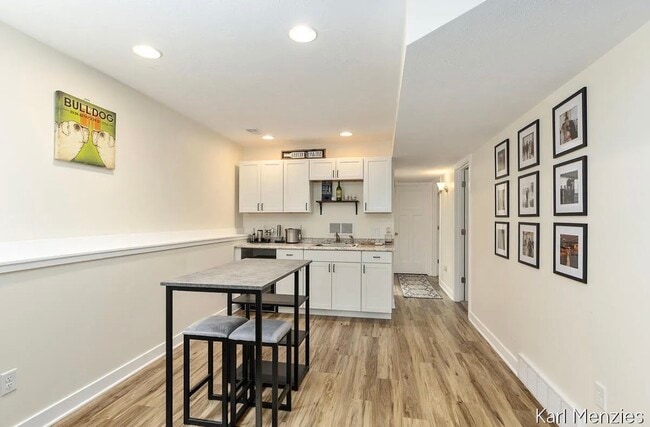 Photo - 1231 Bradford St NE