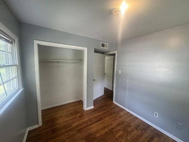 Photo - 1416 E Sedgefield Dr