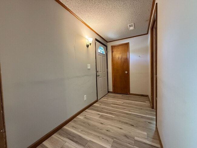 Photo - 3 bedroom 1 bath near 37th & Topeka