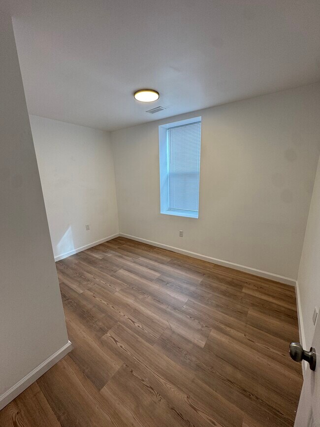 Photo - 839 S Jackson St Unit 4