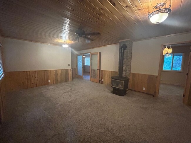Photo - 15295 Hwy 12 W
