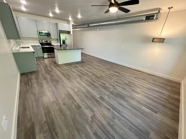 606 W North Temple St Unidad 210