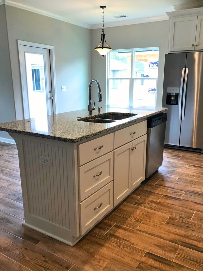 Photo - 3/2 with landscaping included!