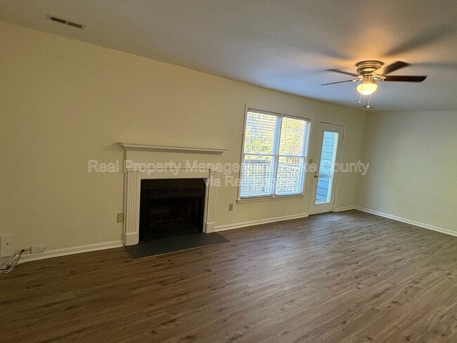 Photo - 306 Applecross Dr