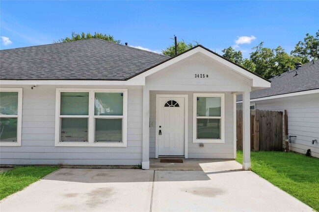 Photo - 3425 Mt Pleasant St