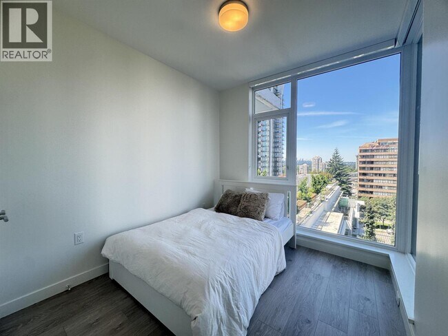 Photo - 555 Sydney Ave.