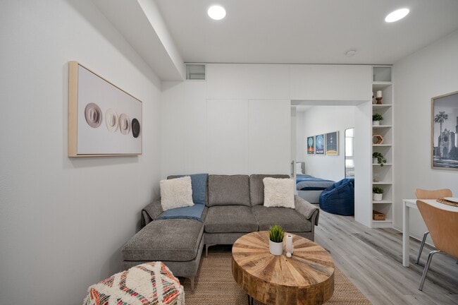 3167 Market