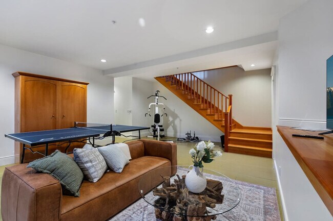 Photo - 35 E 6th Ave Unit ID1051885P