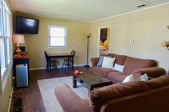 Photo - 416 S Eastside Dr