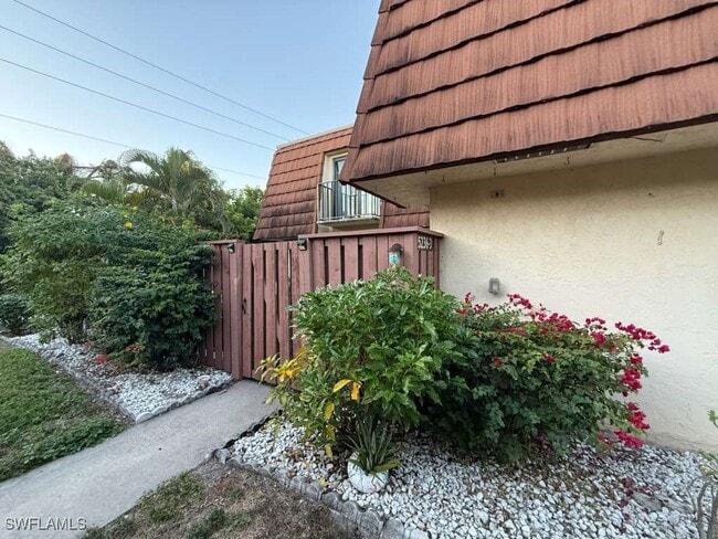 Building Photo - 5236 Cedarbend Dr