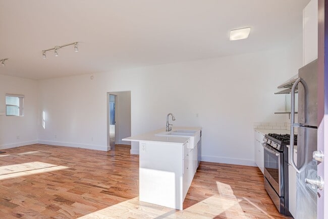 Photo - 3216 Bellevue Ave Unit 3216