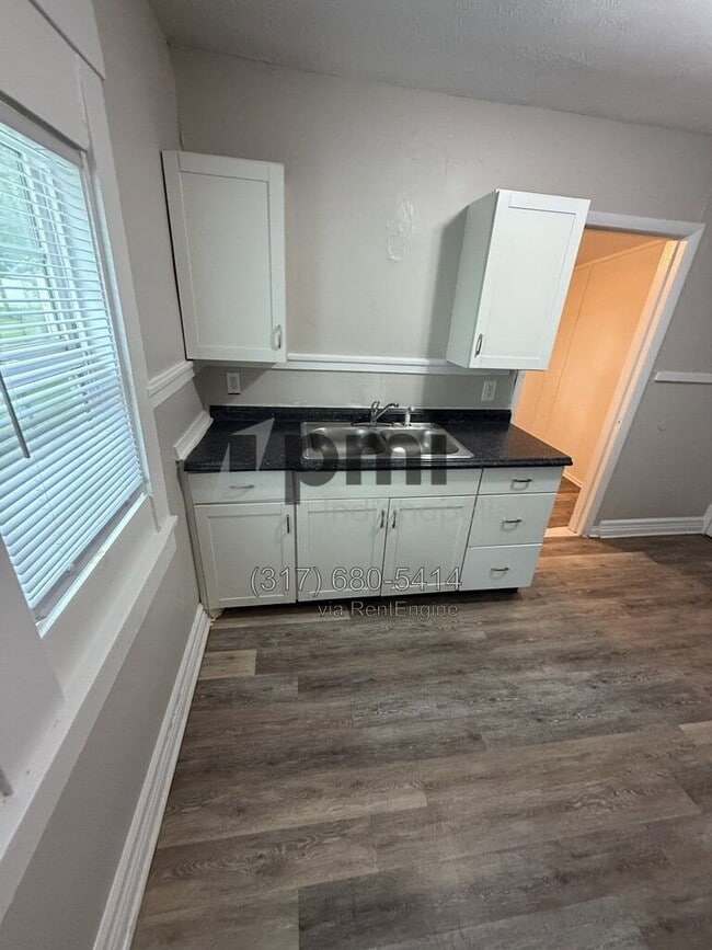 Photo - 1327 W 32nd St