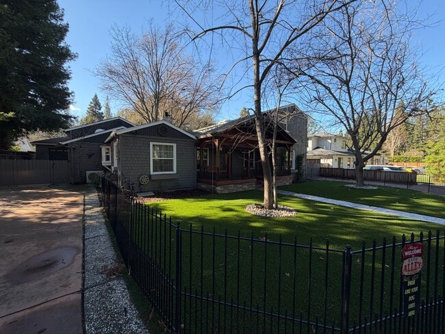 Building Photo - 4 Bed 3 Bath In West Alamo