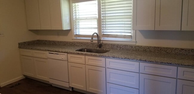 Photo - 1620 Riverside Dr