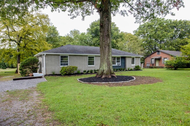 Building Photo - 1314 Coreland Dr Unit B