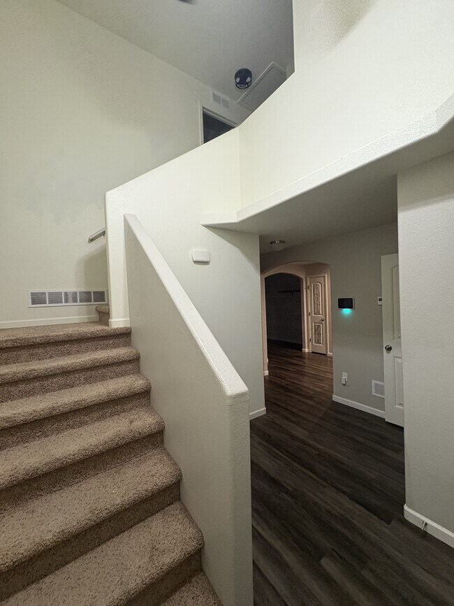 Photo - 507 Foxtail Pl