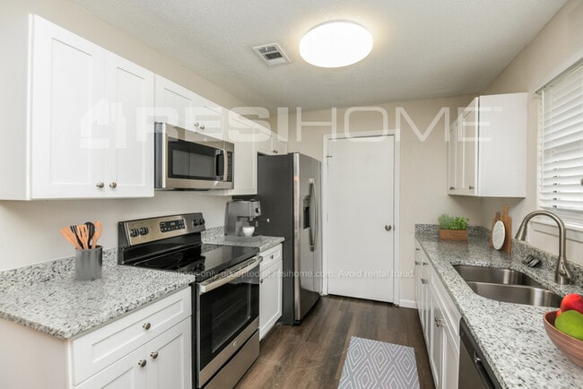 Photo - 623 Allencrest Dr