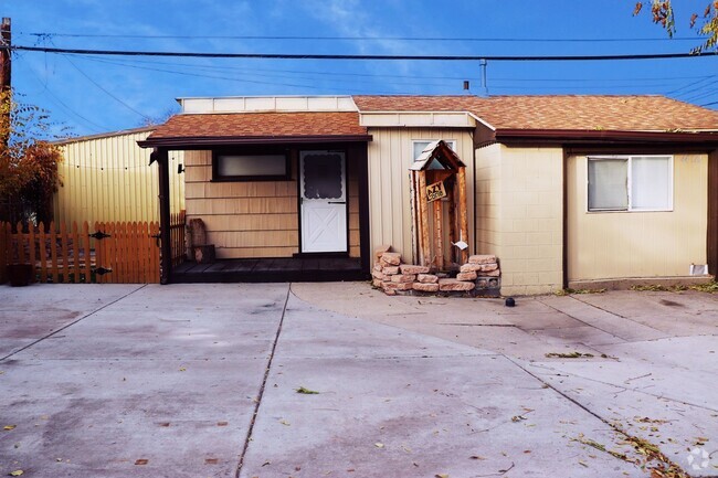 Building Photo - 44 W 2700 S Unit Back House