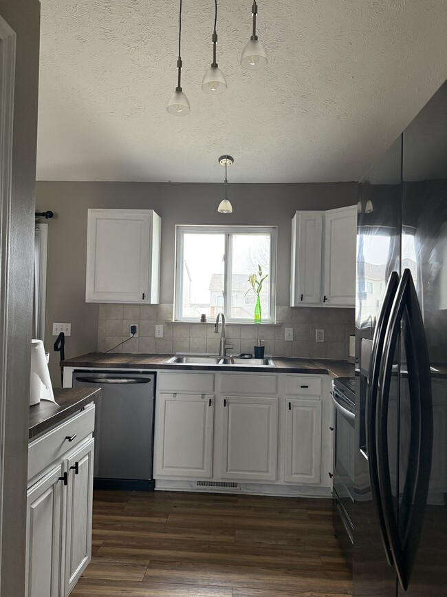 Photo - 10814 Potter St