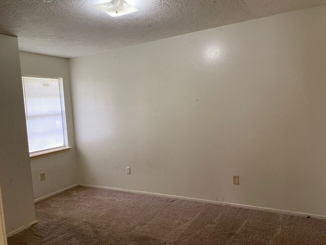 Photo - Coming Soon ! Nice 4 Bed Room Home in North Houston Area