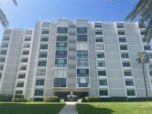 851 Bayway Blvd Unit 103
