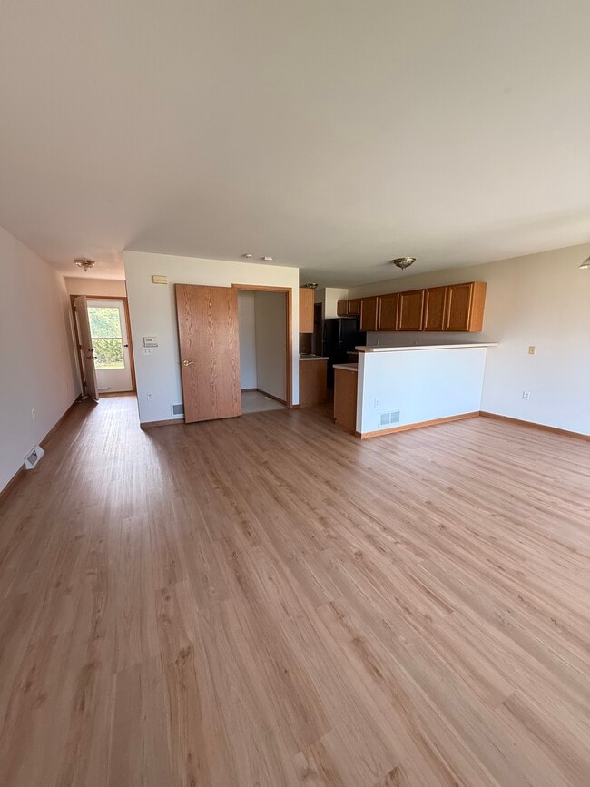 Photo - 3006 Selkirk Dr Unit #3