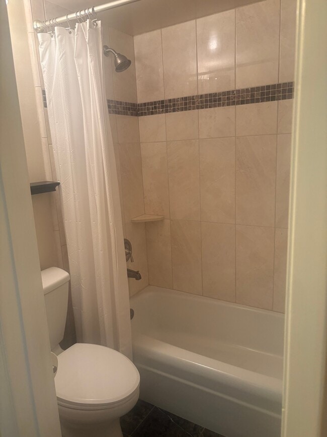 Photo - 500 Glenwood Cir Unit 113