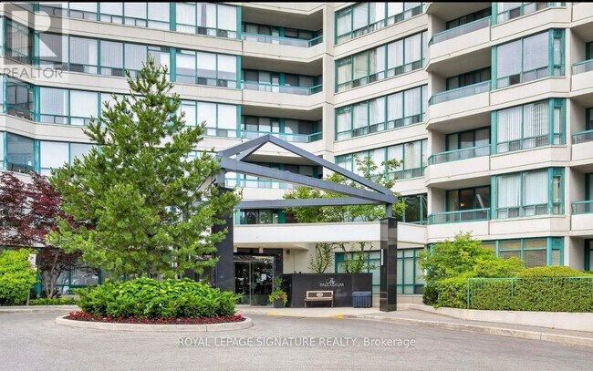 Photo - 7250 Yonge St