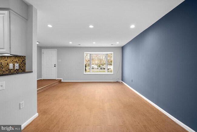 10129 Green Holly Terrace