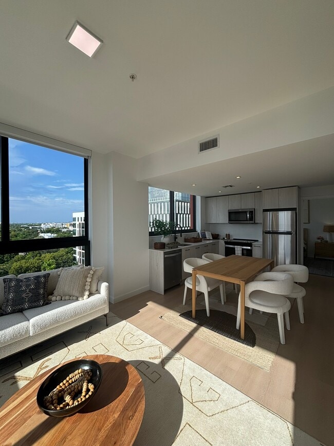 Photo - 237 NW 31st St Unidad E1