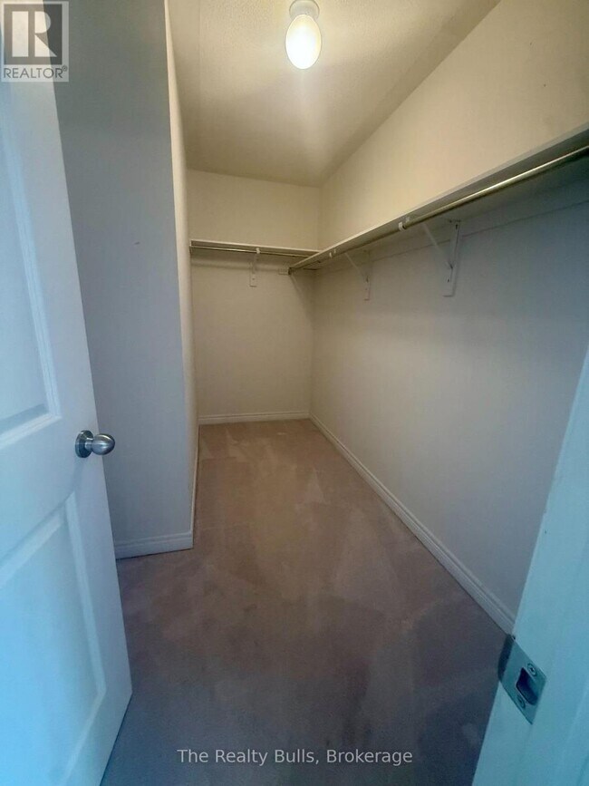 Photo - 679 Anishinaabe Dr