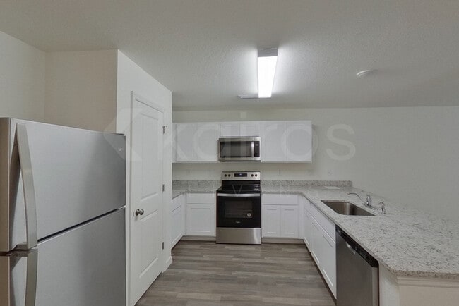 Photo - 20254 Lorenzo Ave