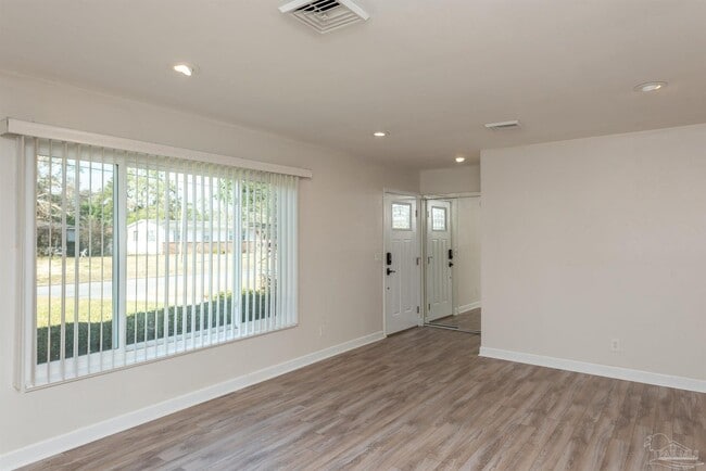 Photo - 3505 Wellington Rd