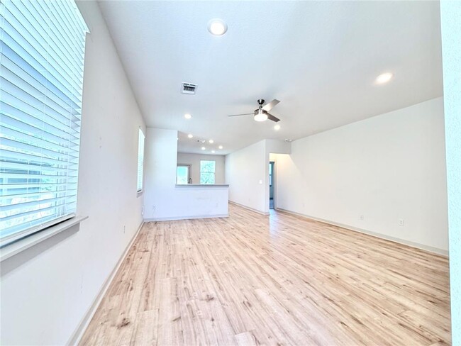 Photo - 2000 Daleside Ln