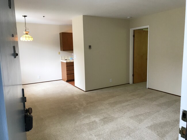 Living & Dining Areas - 362 Alida Way